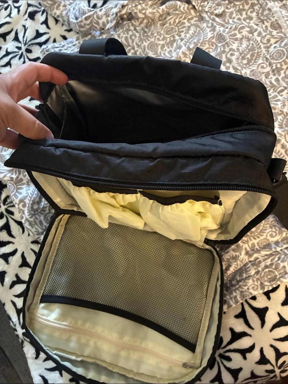 Nursing cover & hands free nursing pump bag